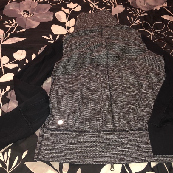 Lululemon sweatshirt - Picture 2 of 4